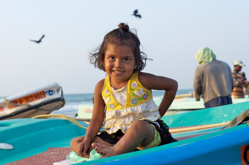 een lief uitziend meisje, maar maak me zorgen om de plekken op haar been